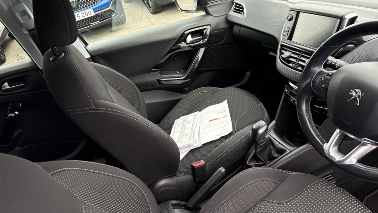 Peugeot 208 1.2 PureTech 82 Tech Edition 5dr [Start Stop] Petrol Hatchback